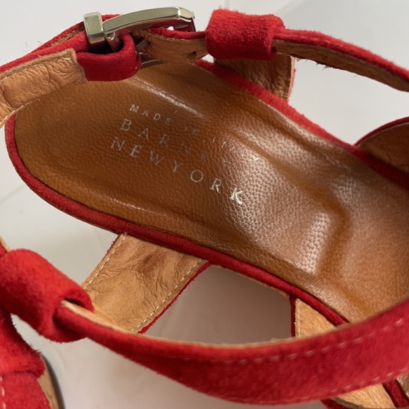 pair of red suede and cork sandals -Barney’s -made in Italy - Picture 4 of 12